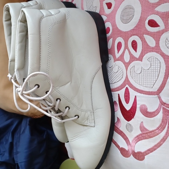 DANEXX 80s 90s Bone Leather Laceup Granny Boots | Beige Leather Ankle Boots - Picture 2 of 10